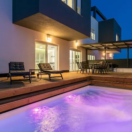 Villa Eva With Pool Near Medulin *